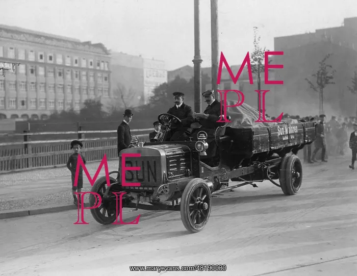 : Sun truck in Berlin, 1907 : Sun truck in Berlin, 1907