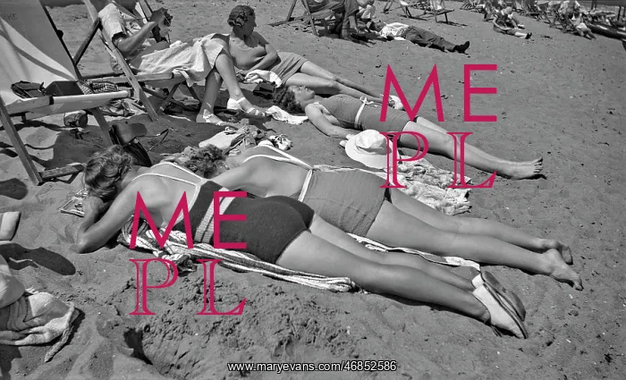 : Sunbathers on beach, Shanklin, Isle of Wight : Sunbathers on beach, Shanklin, Isle of Wight