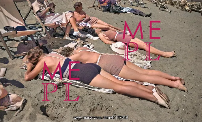 : Sunbathers on beach, Shanklin, Isle of Wight : Sunbathers on beach, Shanklin, Isle of Wight