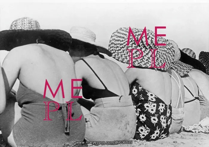: Sunbathing women with hats : Sunbathing women with hats