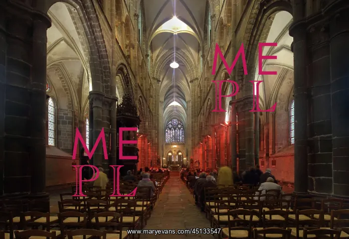 : Sunday mass, Cathedral Saint-Samson, Dol-de-Bretagne : Sunday mass, Cathedral Saint-Samson, Dol-de-Bretagne
