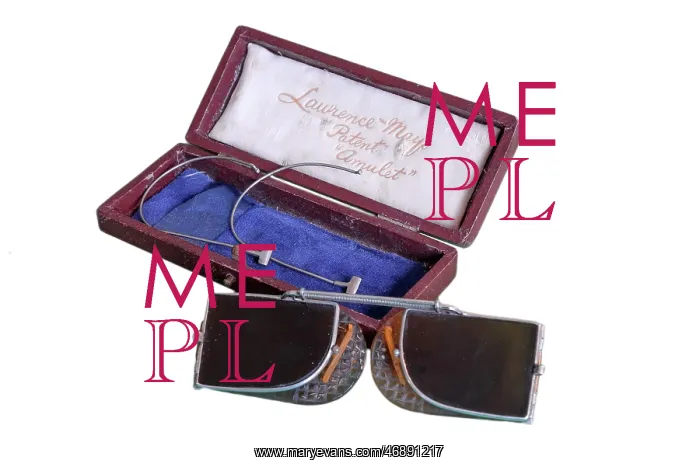  : Sunglasses Amulet