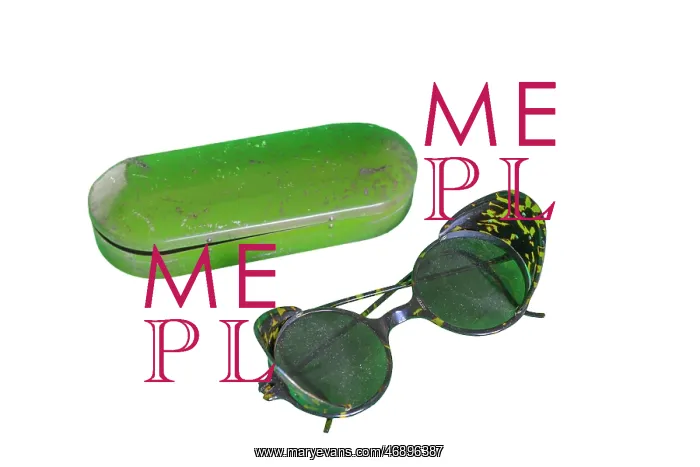 : Sunglasses with folding side visors : Sunglasses with folding side visors