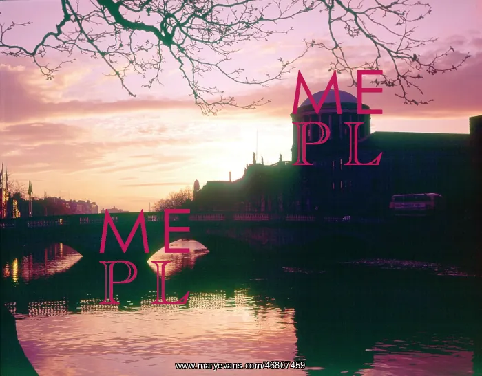 : Sunset over the River Liffey and Four Courts, Dublin : Sunset over the River Liffey and Four Courts, Dublin