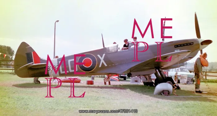 : Supermarine Spitfire LF.XVIe TB382 : Supermarine Spitfire LF.XVIe TB382