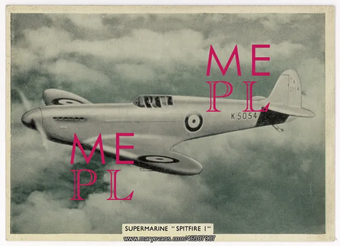 : Supermarine Spitifire in flight - start of WW2 : Supermarine Spitifire in flight - start of WW2