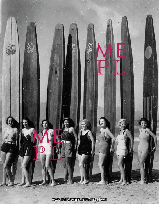 : Surfer girls c. 1935 : Surfer girls c. 1935