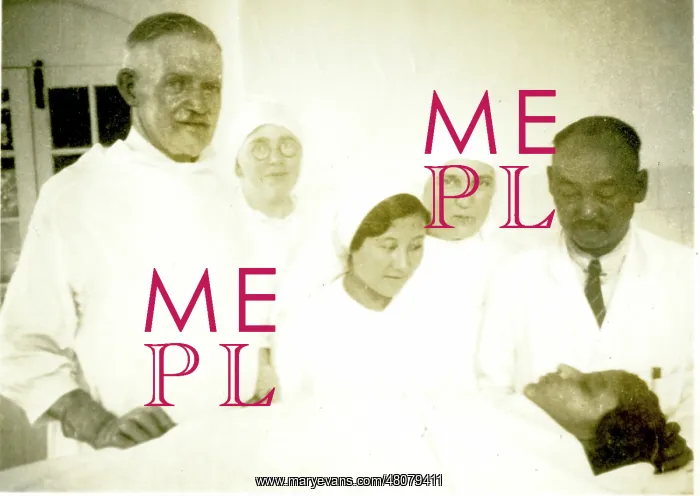 : Surgeon, nurses and anaesthetist with patient : Surgeon, nurses and anaesthetist with patient