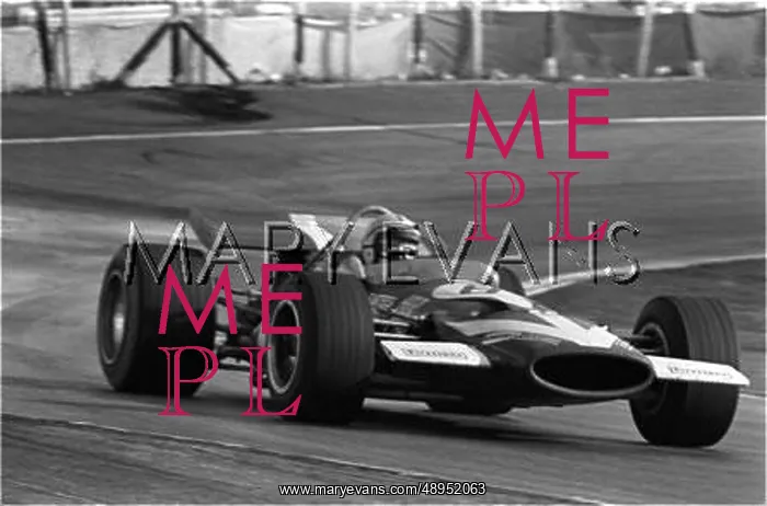 : Surtees in McLaren, Spanish GP, Jarama : Surtees in McLaren, Spanish GP, Jarama