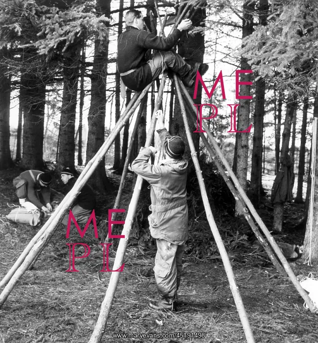 : Survival training of Royal Air Force in Upper Bavaria : Survival training of Royal Air Force in Upper Bavaria