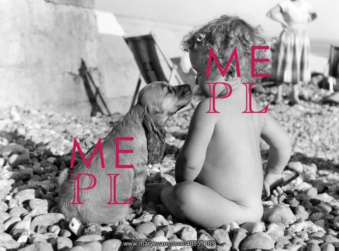  : Susi - at the seaside with a toddler