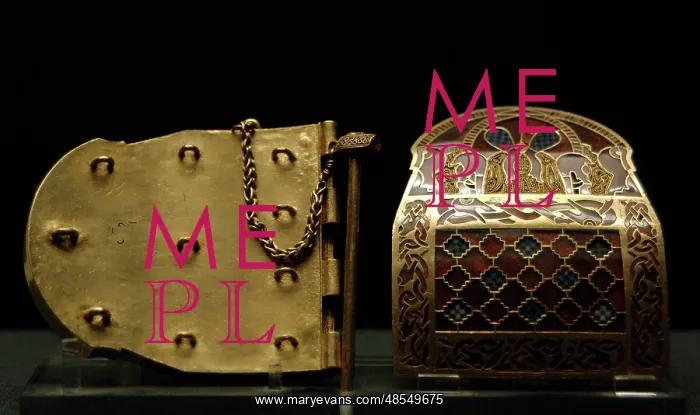 : Sutton Hoo Treasure. Royal shoulder-clasps. 7th-8th centurie : Sutton Hoo Treasure. Royal shoulder-clasps. 7th-8th centurie