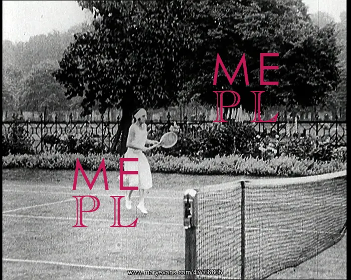 : Suzanne Lenglen Playing A Tennis Match : Suzanne Lenglen Playing A Tennis Match