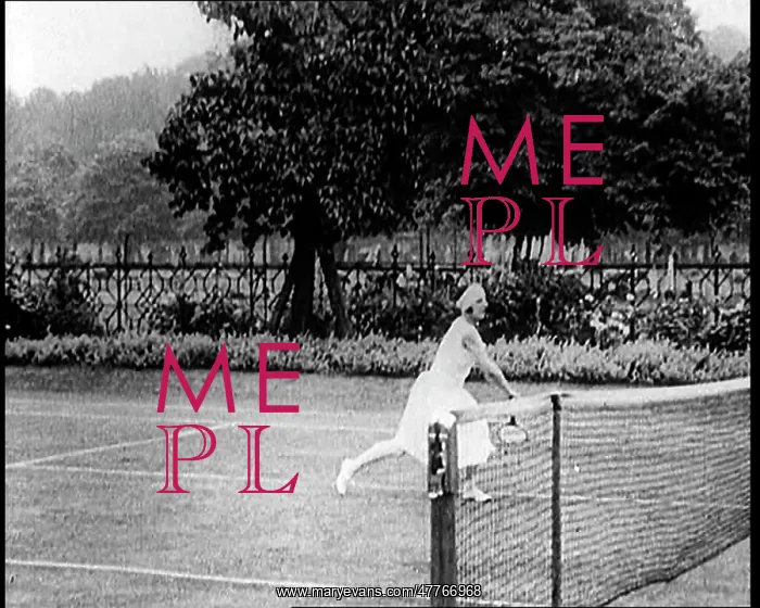 : Suzanne Lenglen Playing A Tennis Match : Suzanne Lenglen Playing A Tennis Match