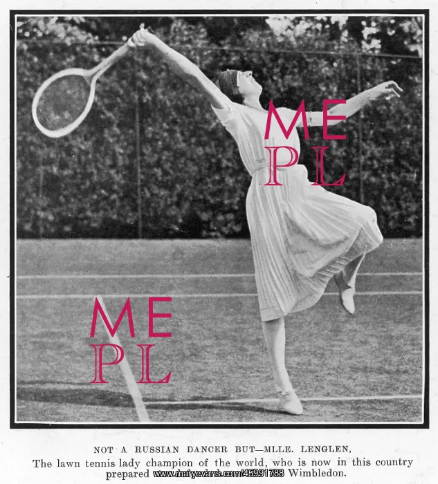 : Suzanne Lenglen taking a shot 1921 : Suzanne Lenglen taking a shot 1921