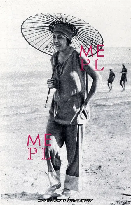 : Suzanne Lenglen at the Venice Lido, 1926 : Suzanne Lenglen at the Venice Lido, 1926