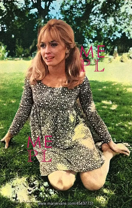 : Suzy Kendall in Biba : Suzy Kendall in Biba