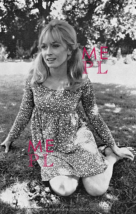 : Suzy Kendall in Biba : Suzy Kendall in Biba