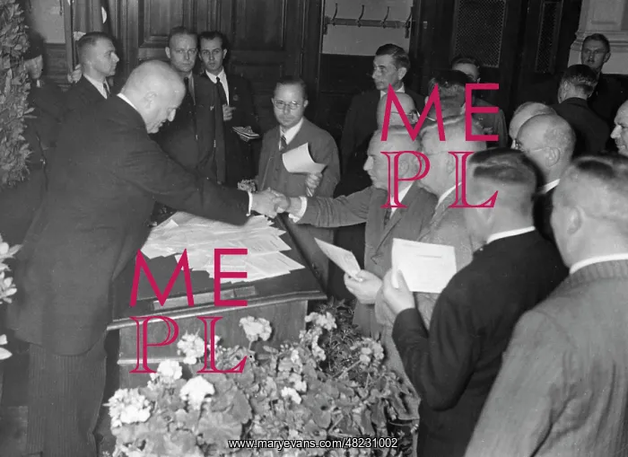 : Swearing in of railway officials on Adolf Hitler, 1934 : Swearing in of railway officials on Adolf Hitler, 1934