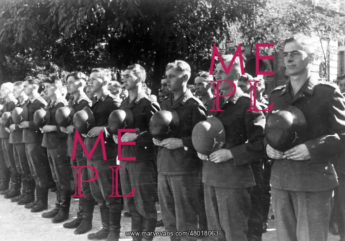 : Swearing in of recruits in the armed forces, 1941 : Swearing in of recruits in the armed forces, 1941