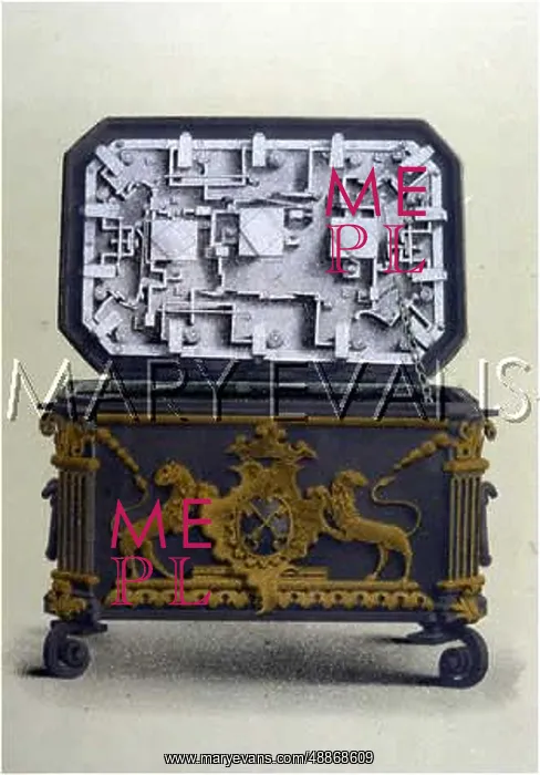 : Sweidsh chest with lock : Sweidsh chest with lock