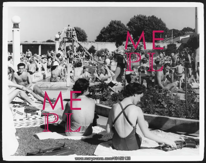 : BY THE SWIMMING POOL : BY THE SWIMMING POOL