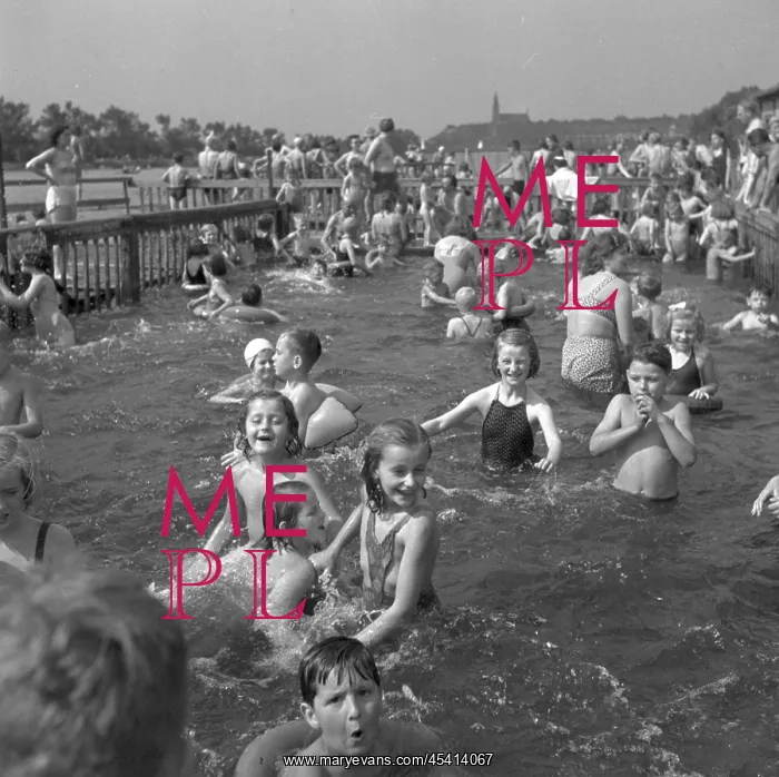  : Swimming pool - children - Vltava