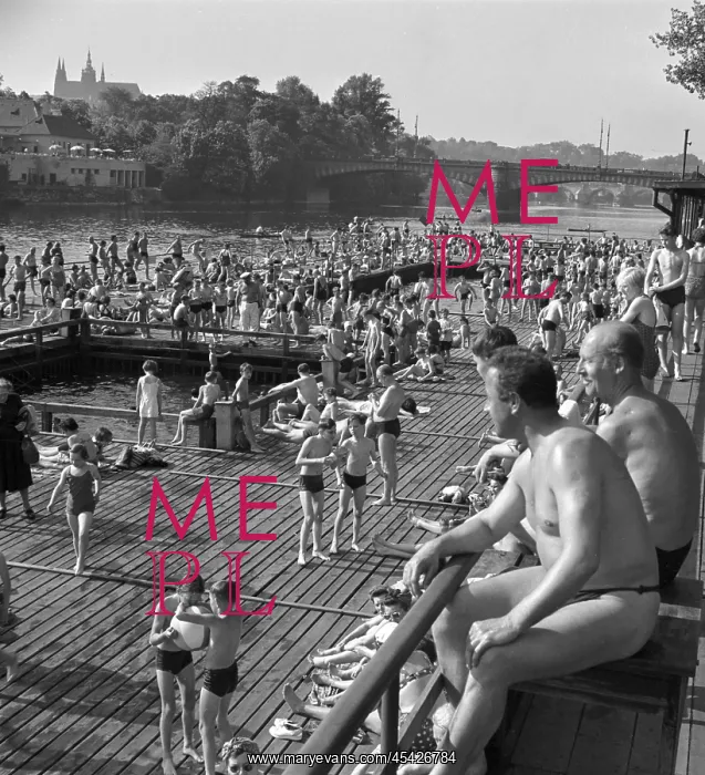  : Swimming pool - Vltava