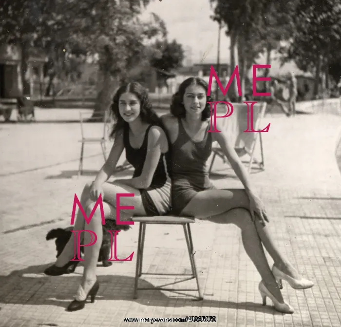  : Swinsuits and high heels