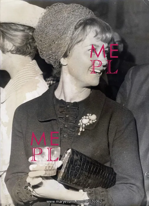 : Swiss Actress Liselotte Pulver : Swiss Actress Liselotte Pulver