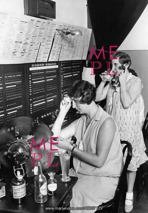 : Switchboard staff, 1930 : Switchboard staff, 1930