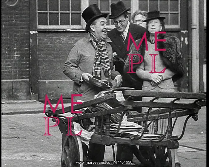 : Syd Walker Talking to Stanley Holloway, Nellie : Syd Walker Talking to Stanley Holloway, Nellie