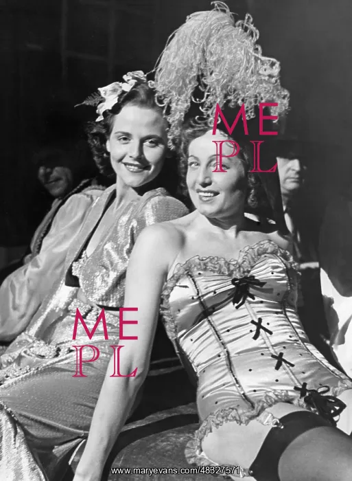 : Sylvia de Bettini and Hilde Schneider, 1940 : Sylvia de Bettini and Hilde Schneider, 1940