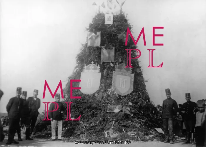 : Symbols of Austro-Hungarian Empire are to be burned : Symbols of Austro-Hungarian Empire are to be burned