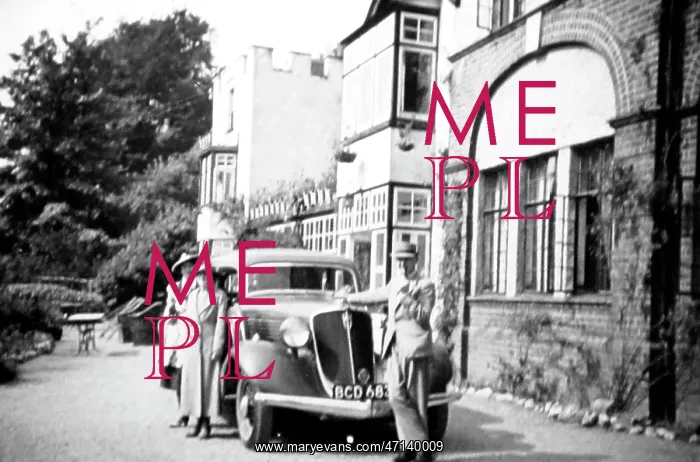 : Symonds Yat Hotel probably in the 1930s : Symonds Yat Hotel probably in the 1930s