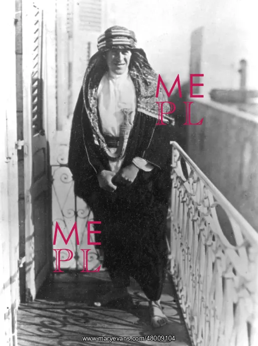 : T E Lawrence (Lawrence of Arabia) on a balcony : T E Lawrence (Lawrence of Arabia) on a balcony