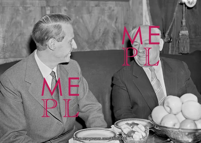 : T. Heyerdahl visiting USSR : T. Heyerdahl visiting USSR