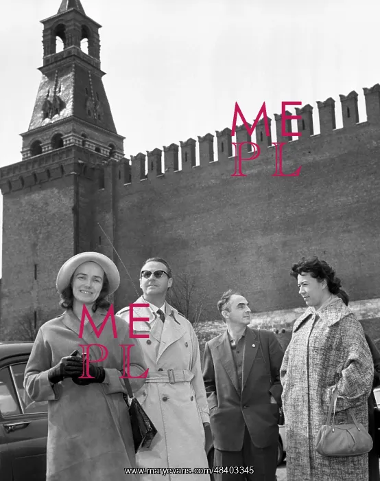 : T. Heyerdahl visiting USSR : T. Heyerdahl visiting USSR