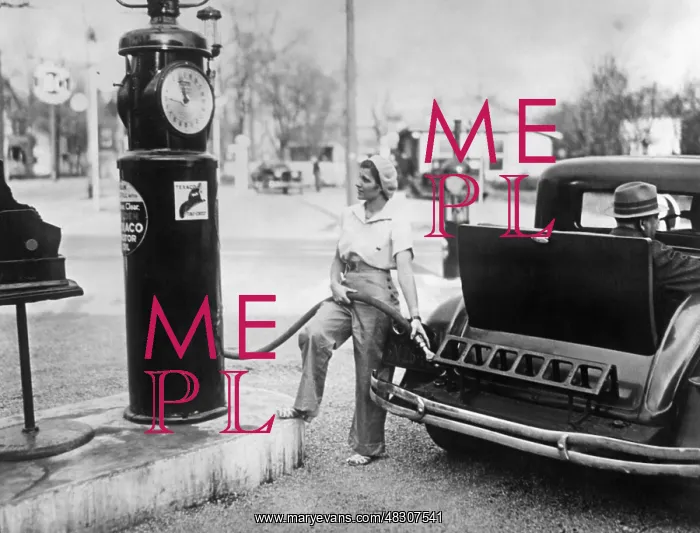 : Tank attendant in the USA, 1932 : Tank attendant in the USA, 1932