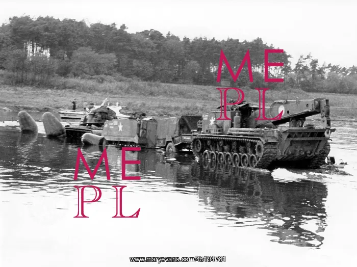 : US tank ferry sunk during manoeuvre in Main : US tank ferry sunk during manoeuvre in Main