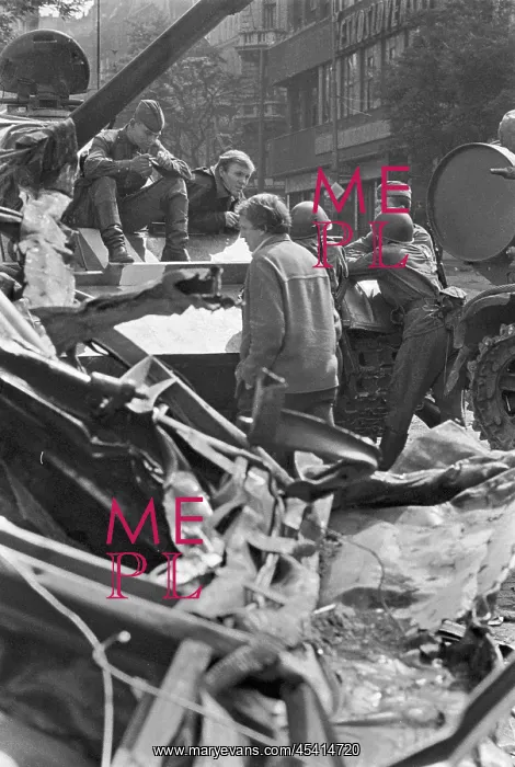 : Tank - soldier - protest : Tank - soldier - protest