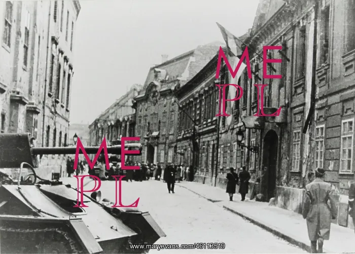 : Tanks in Budapest during the Hungarian Revolution in Hun : Tanks in Budapest during the Hungarian Revolution in Hun