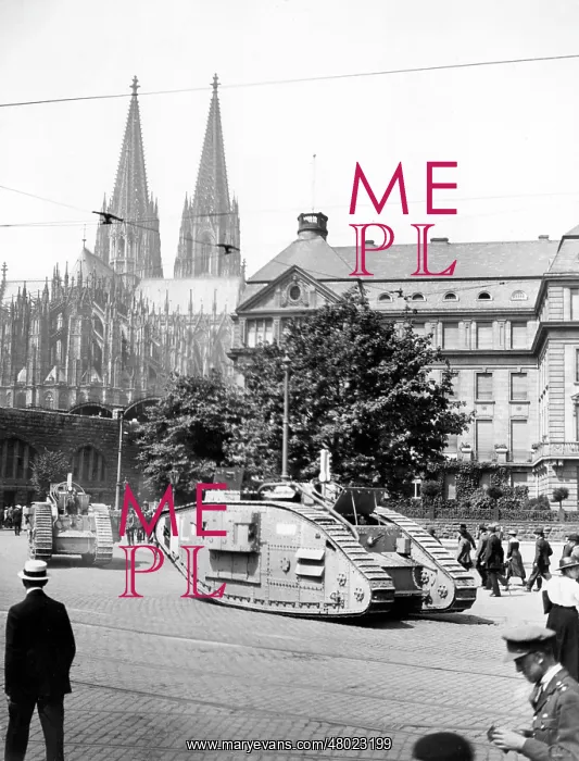  : Two tanks moving through Cologne, Germany