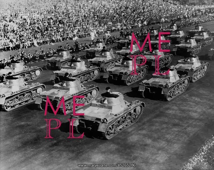 : Tanks on parade during 1935 Erntedankfest, the : Tanks on parade during 1935 Erntedankfest, the