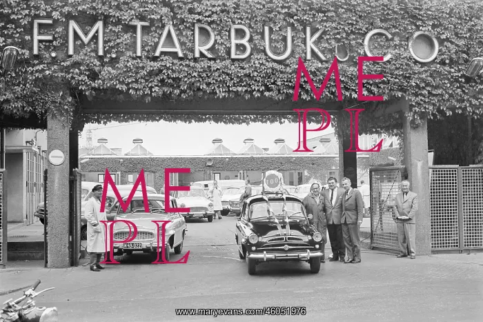  : Tarbuk. The 1.000th buyer of an Skoda-car. Tarbuk car dealers. Vienna. Photograph. 1963