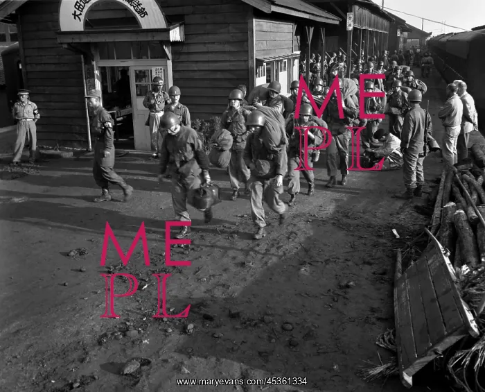 : Task Force Smith arrives at Daejeon train station : Task Force Smith arrives at Daejeon train station