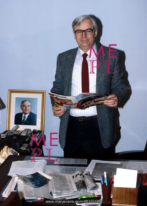 : TASS director Leonid Kravchenko, 1990 : TASS director Leonid Kravchenko, 1990