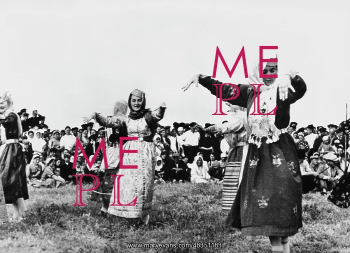 : Tatar dance in Crimea, 1943 : Tatar dance in Crimea, 1943