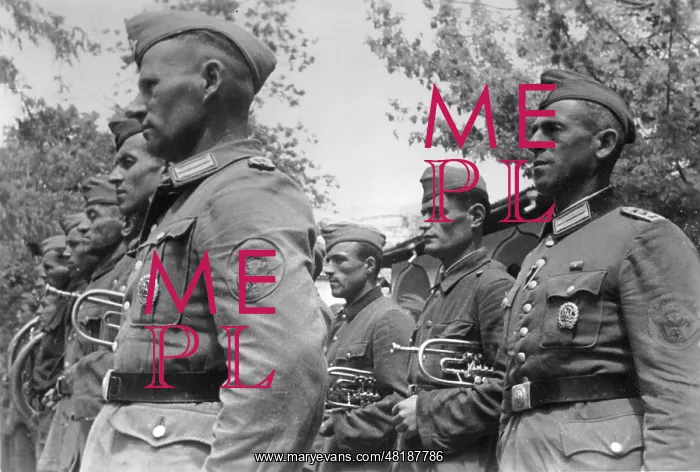 : Tatar volunteers of the Weapon-SS on the Eastern Front, 1943 : Tatar volunteers of the Weapon-SS on the Eastern Front, 1943