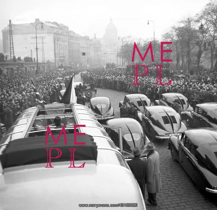 : Tatraplan. Prague, 1949. Welcoming ceremony of Czechoslovak hockey players : Tatraplan. Prague, 1949. Welcoming ceremony of Czechoslovak hockey players